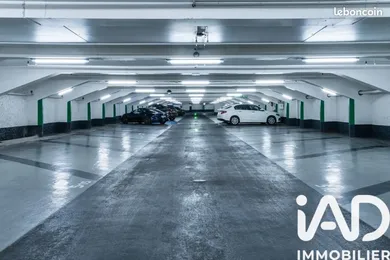 Parking in Paris (75009)