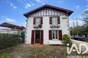 Townhouse in Cambo-les-Bains (64250)