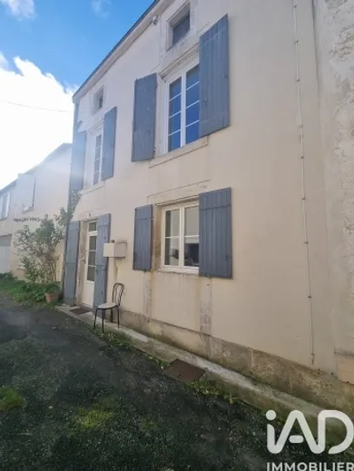 Maison de ville à Dampierre-sur-Boutonne (17470)