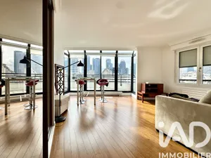 Apartment in Courbevoie (92400)