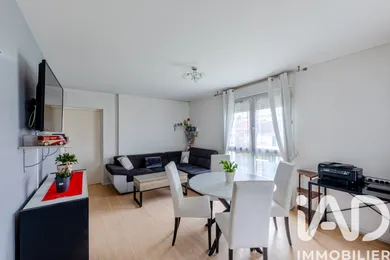 Apartment in Osny (95520)