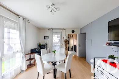 Apartment in Osny (95520)