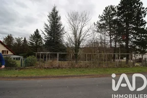 Terrain à bâtir à Neuville (63160)