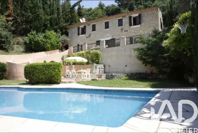 Maison 7 pièces 205 m² · à Nice · 205 m² · 1 890 000 €