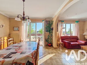 House in Le Mesnil-Saint-Denis (78320)