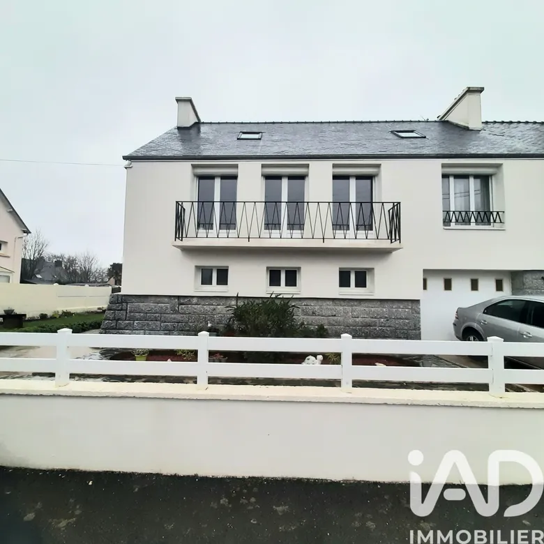 Maison 6 pièces 127 m² · à Carhaix-Plouguer · 127 m² · 209 000 €