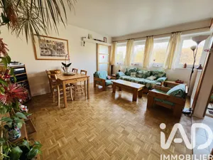 Apartment in Chevilly-Larue (94550)