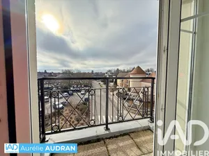 Apartment in Voisins-le-Bretonneux (78960)