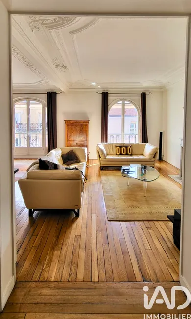 Apartment in Saint-Mandé (94160)