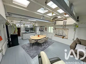 Barge in Conflans-Sainte-Honorine (78700)