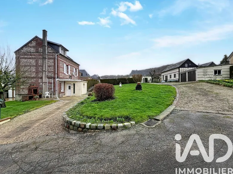 Maison 5 pièces 115 m² · à Lillebonne · 115 m² · 244 500 €