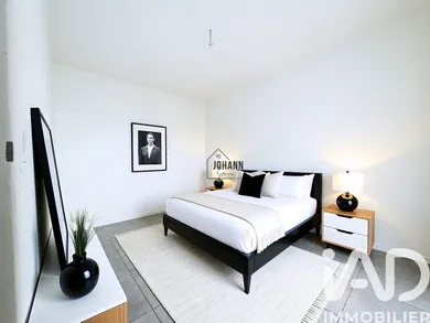 Apartment in Valréas (84600)