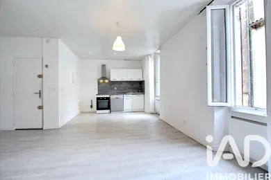 Apartment in Trets (13530)