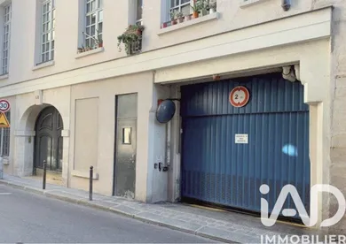 Parking in Paris (75004)