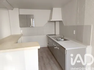 Apartment in Sarrians (84260)