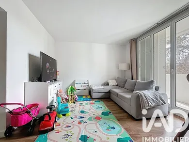 Apartment in Marignane (13700)