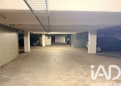 Parking à Paris (75011)