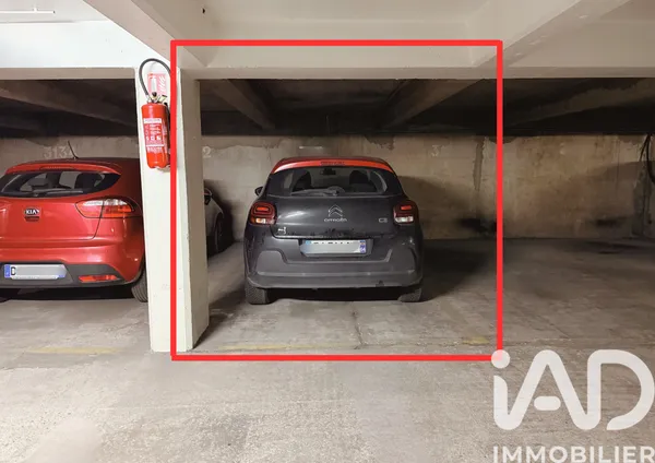 Parking à Paris (75011) photo 2