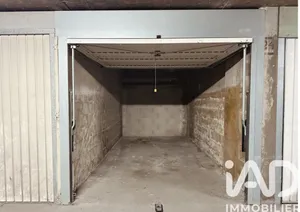 Parking in Paris (75018)