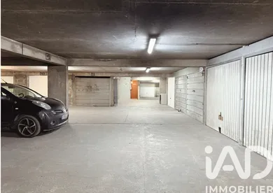 Parking in Paris (75018)