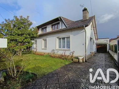 Maison à Combs-la-Ville (77380)