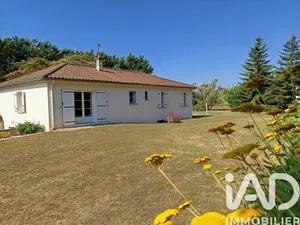 House in Chalais (86200)