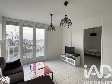 Apartment in Villenave-d'Ornon (33140)