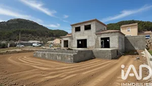 Maison à Pierrelongue (26170)