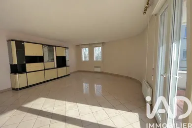 Apartment in Combs-la-Ville (77380)