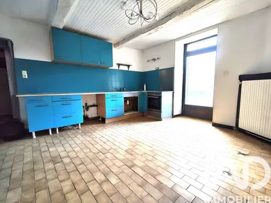 Village house in Gespunsart (08700)