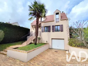 Maison traditionnelle à La Ville-du-Bois (91620)