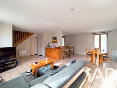 Traditional house in La Ville-du-Bois (91620)