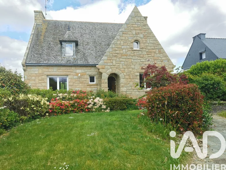 Maison 6 pièces 137 m² · à La Roche-Jaudy · 137 m² · 276 500 €