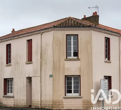 Townhouse in LA CHAIZE LE VICOMTE (85310)