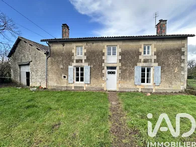 Maison traditionnelle à Rom (79120)