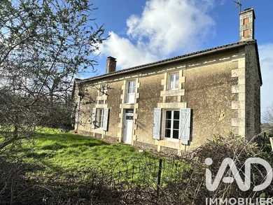 Maison traditionnelle à Rom (79120)