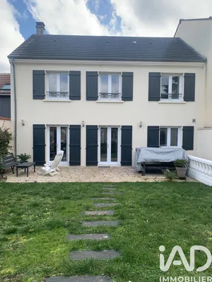 Detached house in Villeneuve-le-Roi (94290)