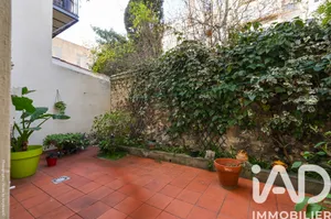 Building in Marseille (13001)