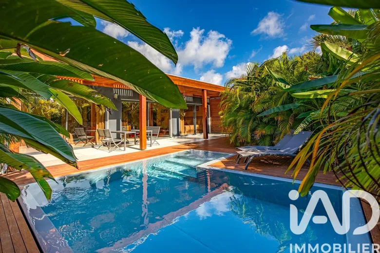 Maison 10 pièces 217 m² · à Saint-François · 217 m² · 2 000 000 €