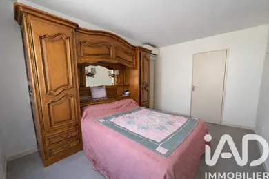 Apartment in Hyères (83400)