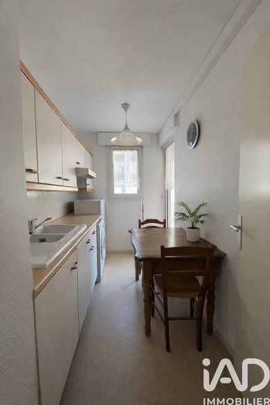Apartment in Hyères (83400)