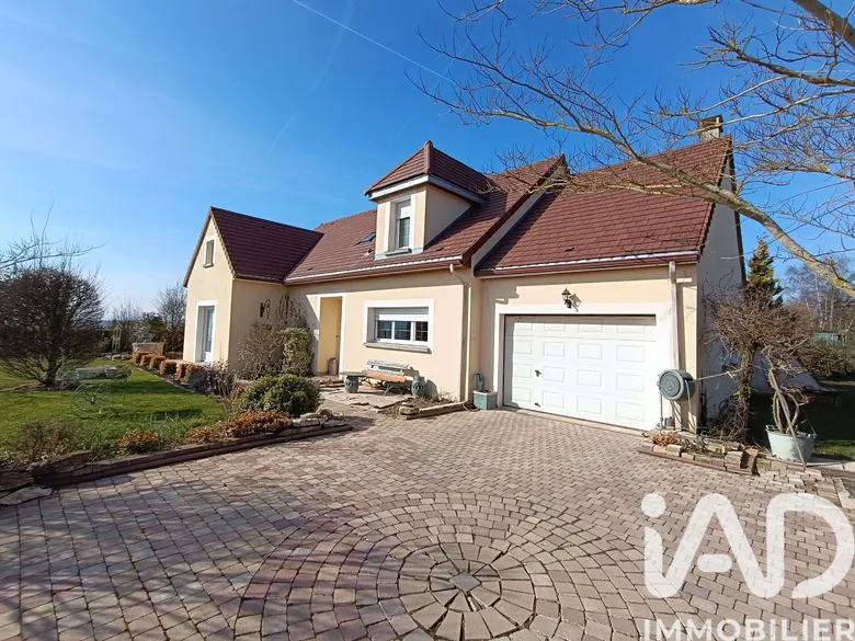 Maison 6 pièces 174 m² · à Romigny · 174 m² · 335 000 €