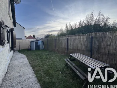 Apartment in Sainte-Geneviève-des-Bois (91700)