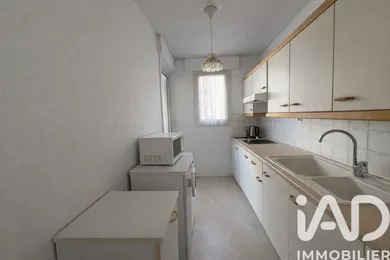 Apartment in Hyères (83400)