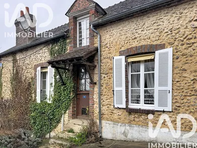 Maison de village à Château-Renard (45220)