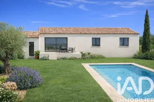 Traditional house in Camaret-sur-Aigues (84850)