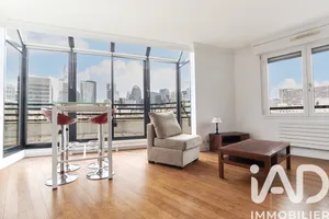 Apartment in Courbevoie (92400)