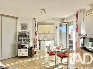 Apartment in Hyères (83400)