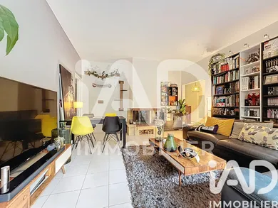 Apartment in Le Mesnil-le-Roi (78600)