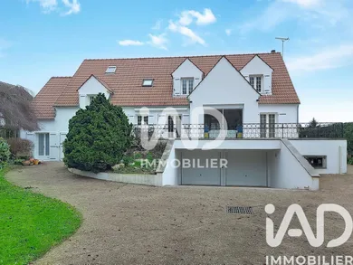 Architectural house in Saint-Pathus (77178)